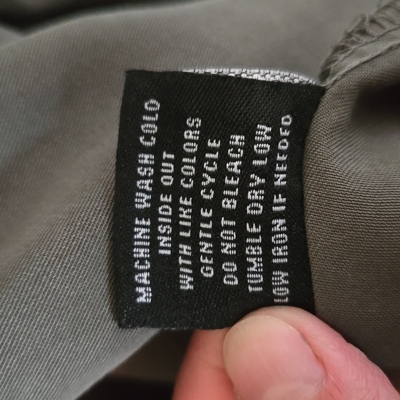 Tinsel Olive Green Button Down Shirt with Single Pocket Size Large - Picture 7 of 7